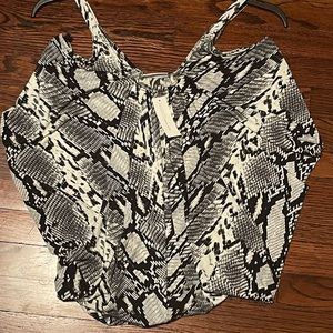 NWT. New York and company snake skin print top. Size Med. Cold shoulder